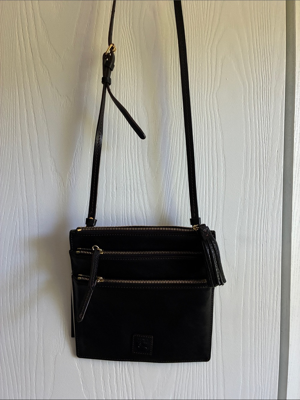 Dooney & Bourke Black Leather Shoulder Bag with Contrast Stitching